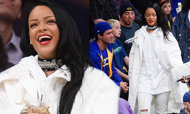 LOS ANGELES, CA - MARCH 06:  Rihanna attends a basketball game between the Golden State Warriors and the Los Angeles Lakers at Staples Center on March 6, 2016 in Los Angeles, California.  (Photo by Noel Vasquez/GC Images)
